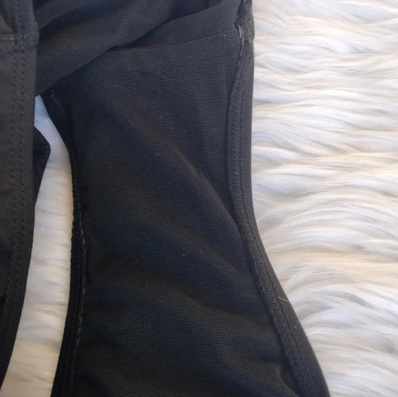 Torrid Swimsuit Women’s Black Mesh Inset Keyhole Wireless Active Size 3 - Picture 5 of 7